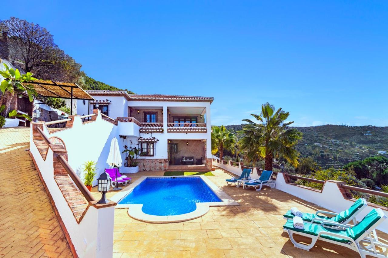 Holiday Home El Encinar Alcaucín Exterior photo