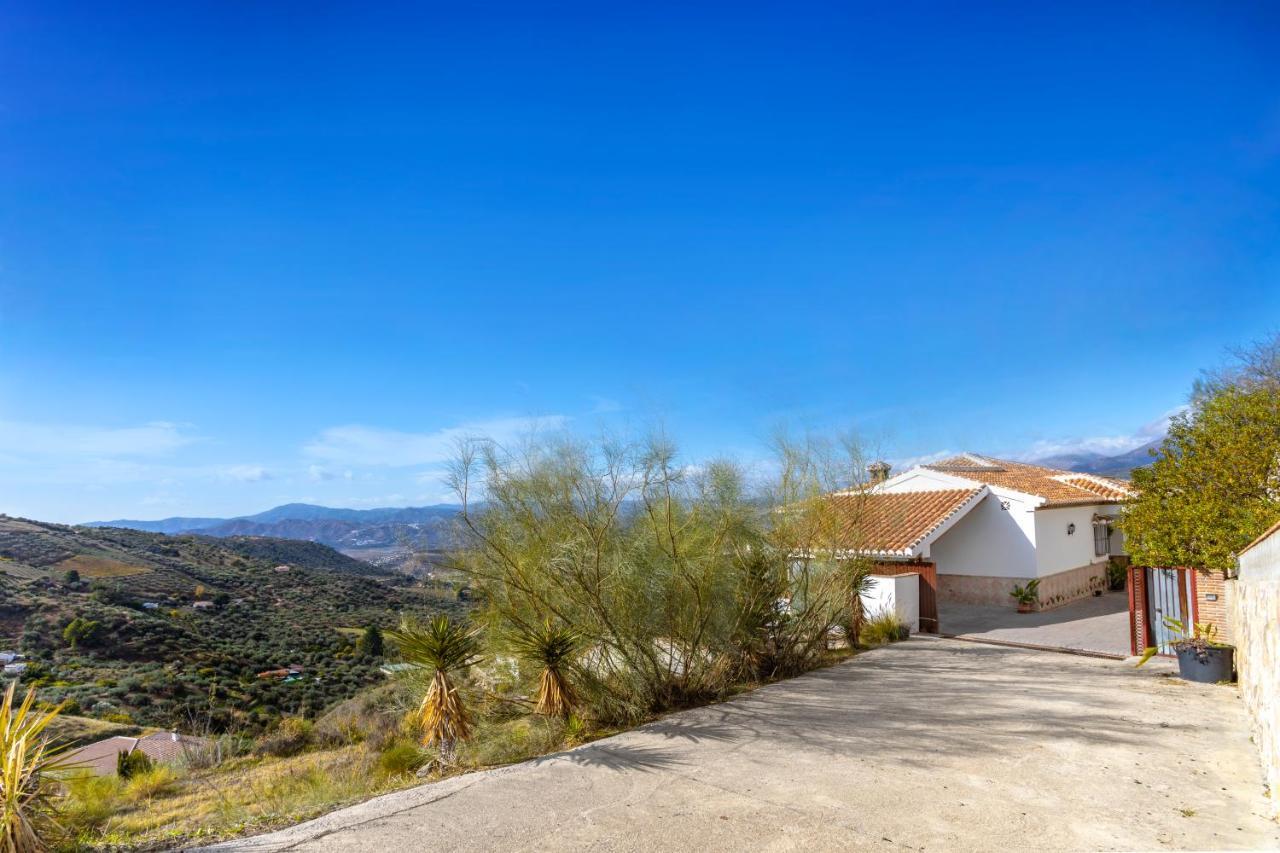 Holiday Home El Encinar Alcaucín Exterior photo